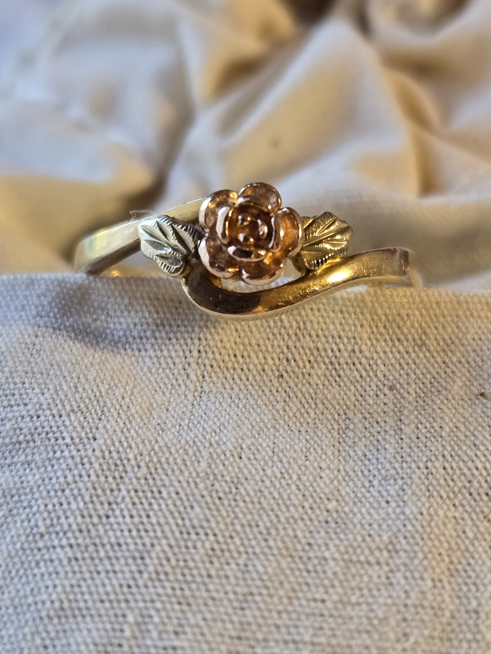 10K BLACK HILLS GOLD ROSE RING